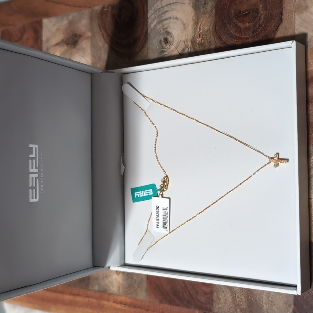 Effy 14K White Goldplated Sterling Silver & Diamond Cross Necklace New in Box ❤️